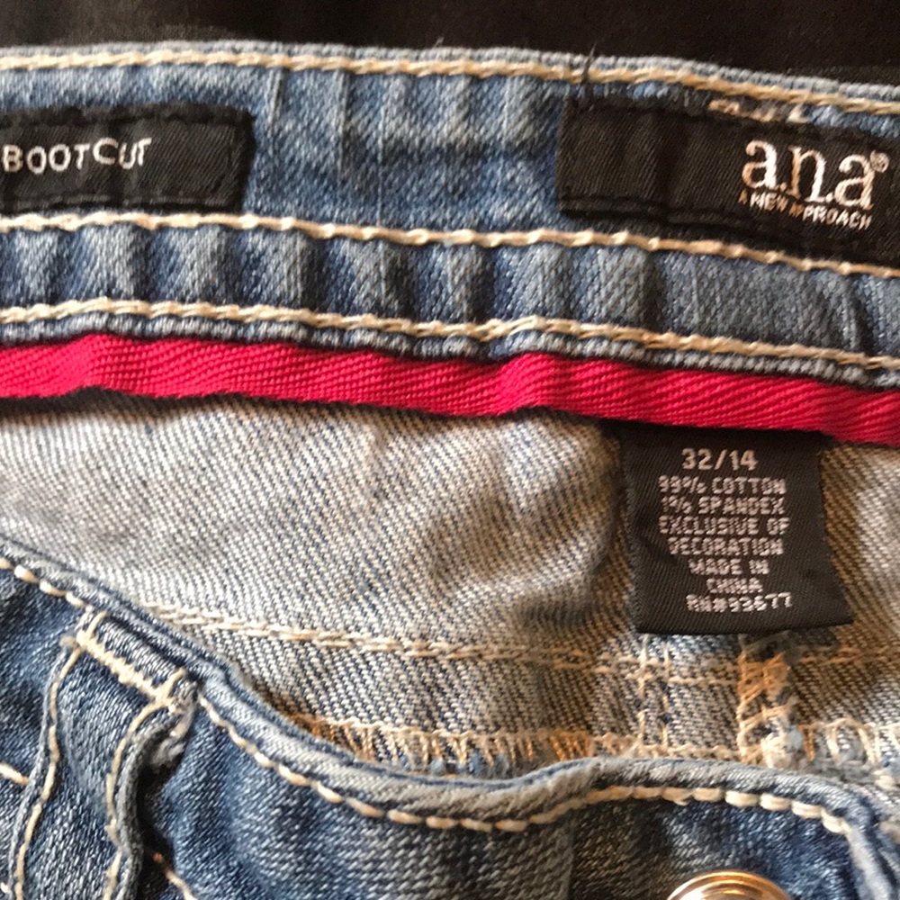 Jeans - Picture 2 of 3